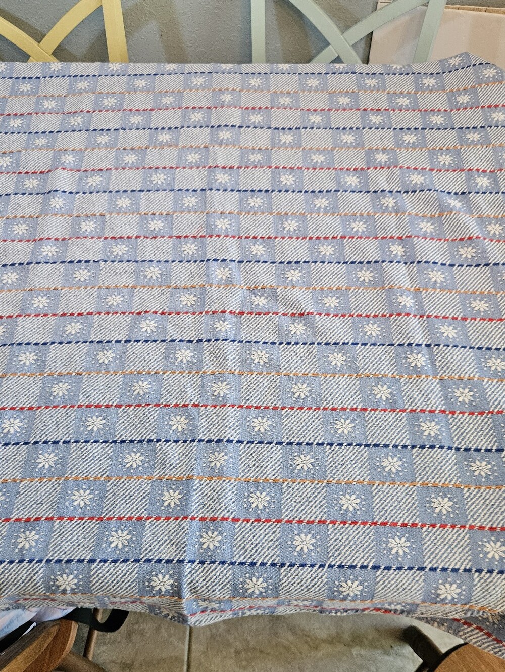 Bates Bedspreads 1960's Blue Daisy Knit Coverlet Beadspread Approx 82"x84"